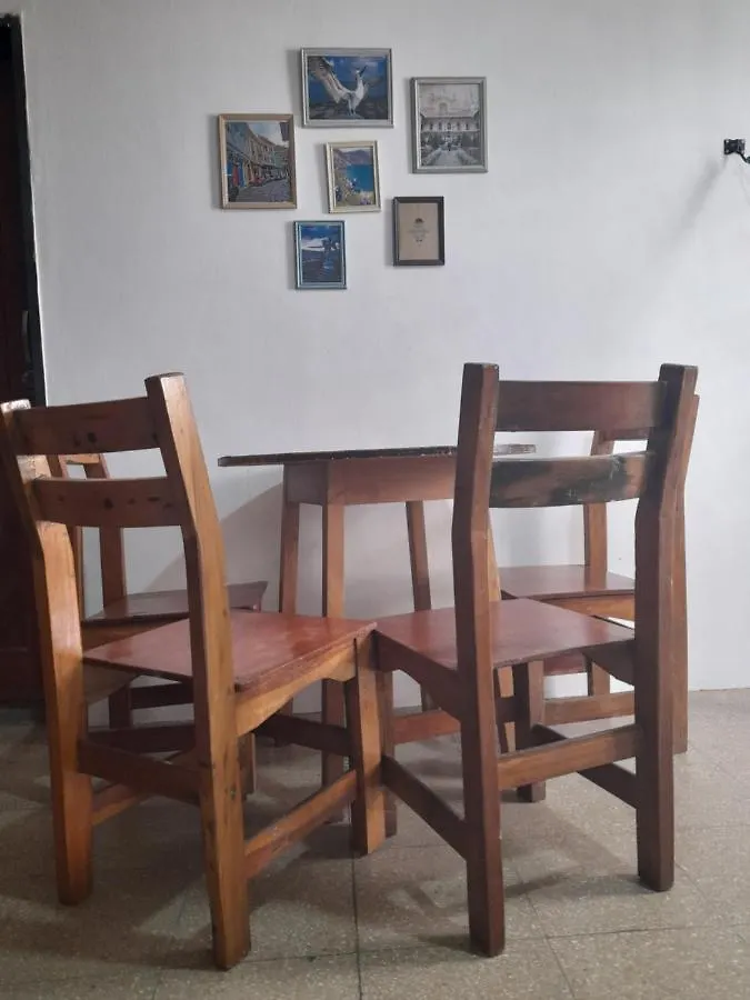 הוסטל גוויאקיל Casa Iwana 0*,  אקוודור